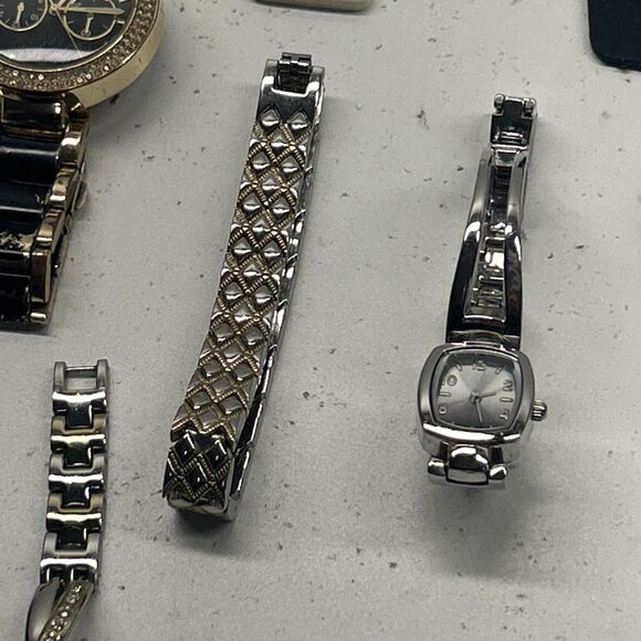 Bundle Of 21 Untested Watches - Mix Of Vintage And Smart Watches - Picture 8 of 16